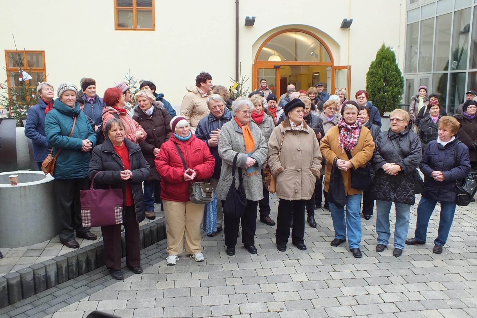 Y:\_ARCHIV_FOTEK_1TB\2015\_treti_vek\2015_12_16_vanocni_vecirek\DSCF2035.JPG