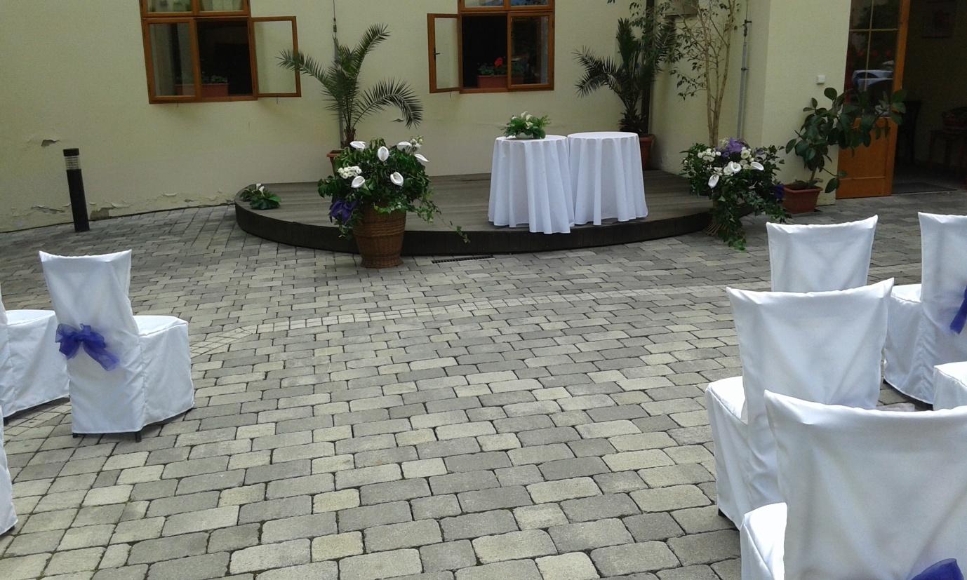 Y:\AKCE\SVATBY\svatby_fotky_pořadí\019_Svatba_22.7.16\20160618_112211.jpg